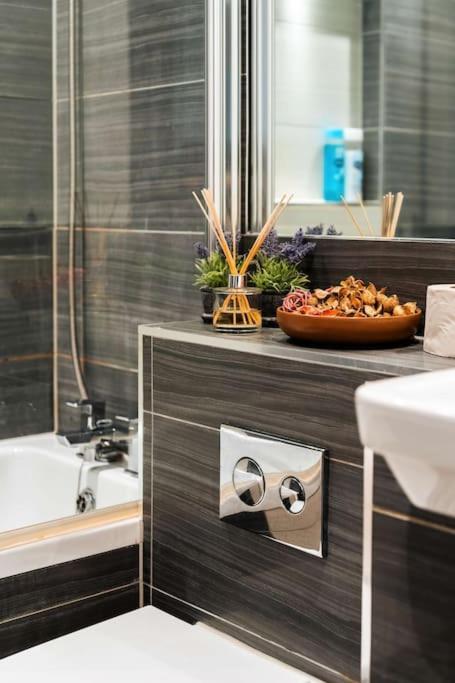 Central Maidstone Contractor Flat Luaran gambar